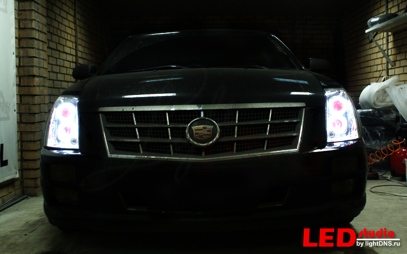 Cadillac STS  