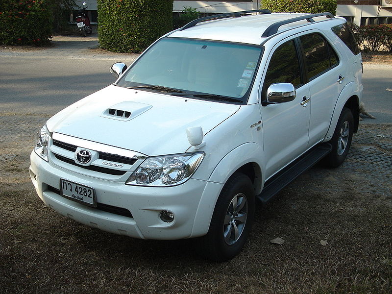 TOYOTA FORTUNER (2005 - н.в.)