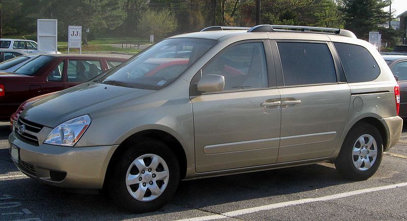 KIA CARNIVAL (2006 - ..)